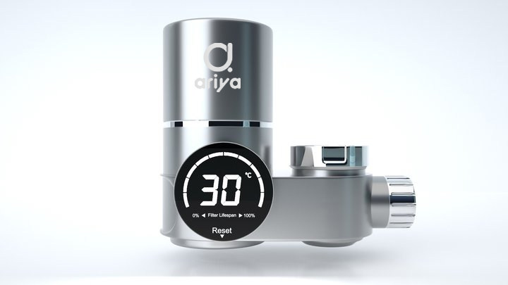 Silberfarbener Ariya Wasserhahnfilter mit rundem Digitaldisplay